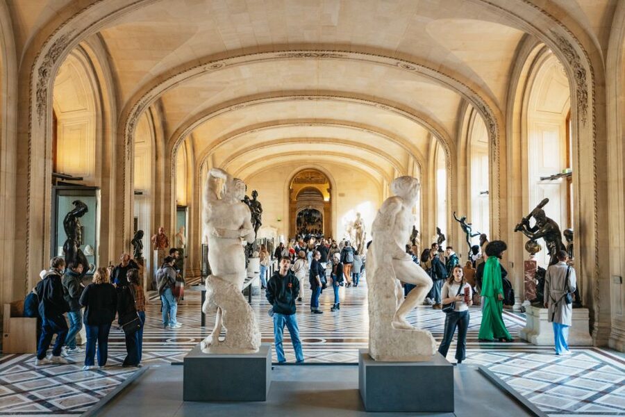 Paris: Louvre Museum Entry Ticket With Host and River Cruise - How to plan the day without rushing