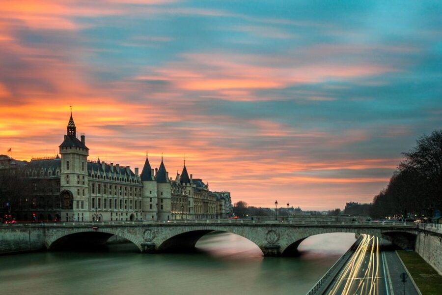 Paris: Louvre Museum Entry Ticket With Host and River Cruise - Who will like this experience most