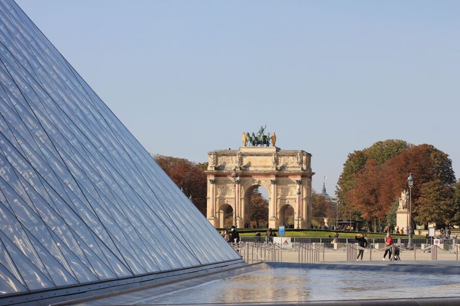 Paris: Louvre Reserved Ticket and River Cruise Combo - Getting to the Louvre at the right time
