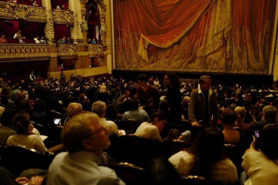 Paris: Opera Garnier and Seine River Cruise Tickets - Who should book this experience