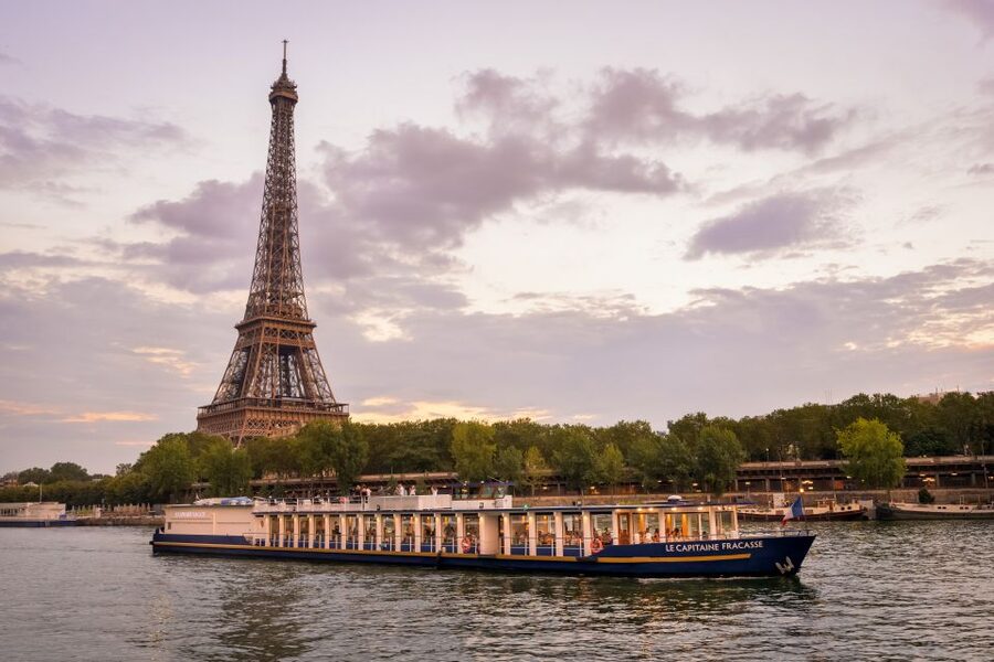 Paris: Romantic Cruise with 3-course Dinner on Seine River - The three-course French dinner