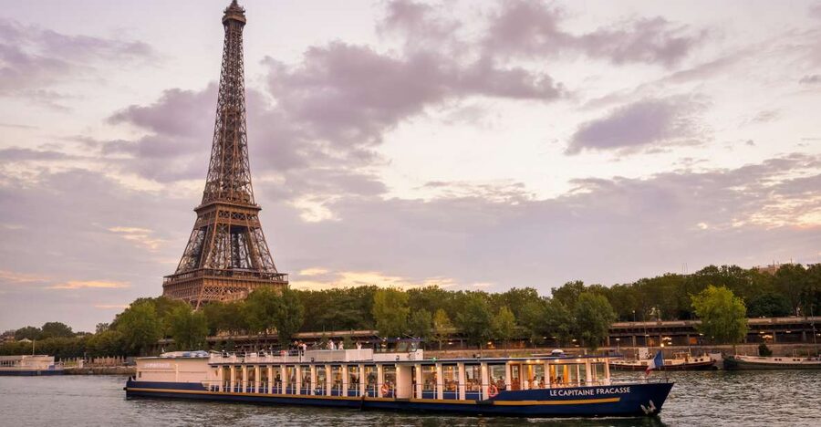 Paris: Romantic Cruise with 3-course Dinner on Seine River - Passing the Eiffel Tower during the 105-minute cruise