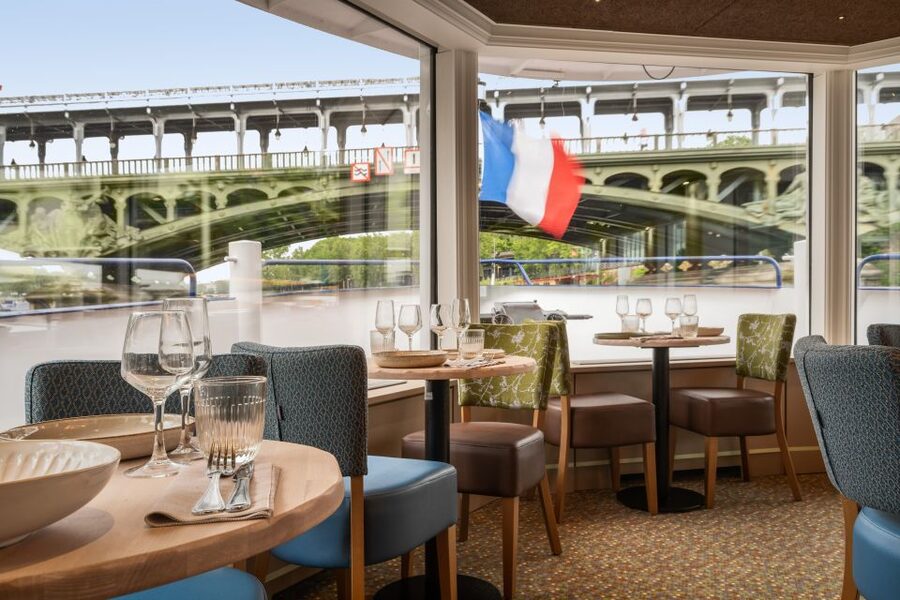 Paris: Romantic Cruise with 3-course Dinner on Seine River - Bercy, the turnaround, and the return view