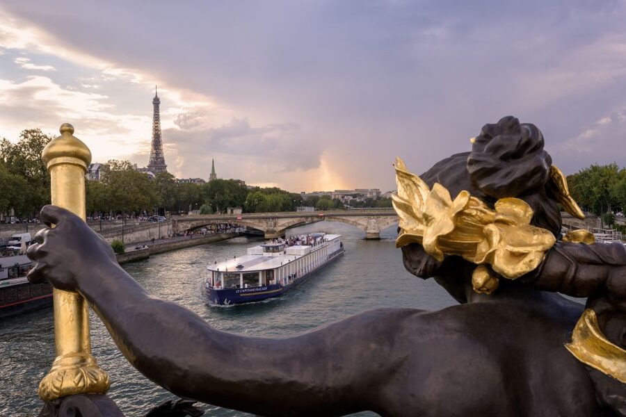 Paris: Romantic Cruise with 3-course Dinner on Seine River - Grand Palais and the Statue of Liberty
