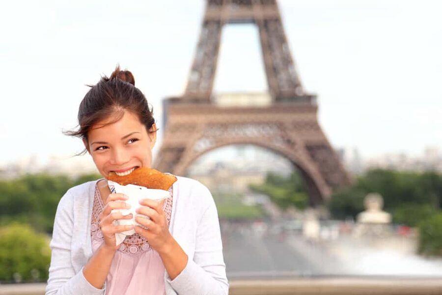 Paris: Seine Cruise & Crepe Tasting near the Eiffel Tower - A Seine cruise with Paris in one long view