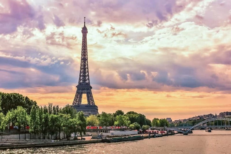 Paris: Seine Cruise & Crepe Tasting near the Eiffel Tower - What you see from Port de la Bourdonnais to the historic center