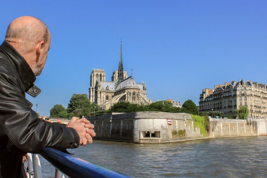 Paris: Seine River and Canal Saint-Martin Cruise - Entering the Bastille tunnel