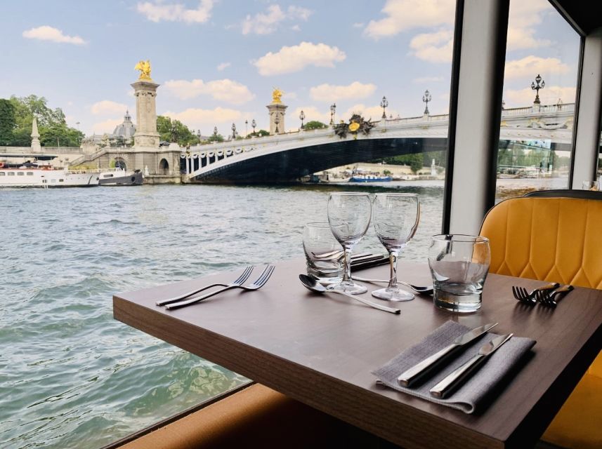 Paris: Seine River Bistronomic Dinner Cruise - Choosing the best departure time
