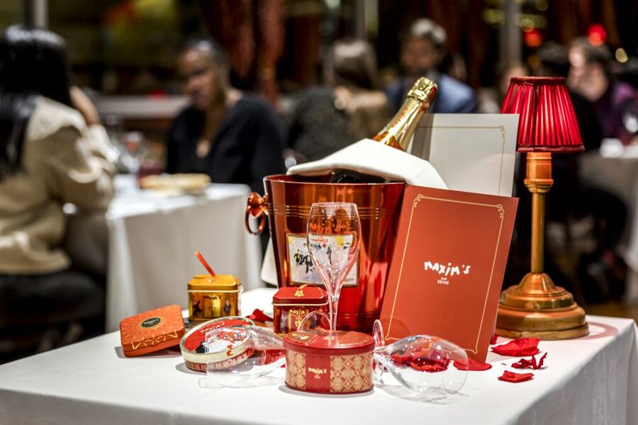 Paris: Seine River Cruise with 3-Course Dinner & Live Music - Leaving from Port de Solférino