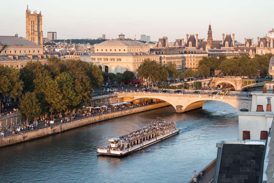 Paris: Seine River Sightseeing Cruise by Bateaux Mouches - The Louvre from its river frontage