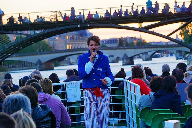 Paris Seine River Sightseeing Guided Cruise Vedettes du Pont Neuf - Circling Île de la Cité