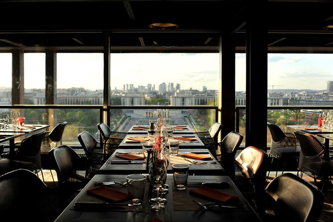 Paris Tour with Lunch at the Eiffel Tower and Seine River Cruise - The one-hour Seine cruise