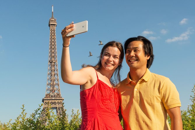 Paris Tour with Lunch at the Eiffel Tower and Seine River Cruise - Starting at Place de Sydney