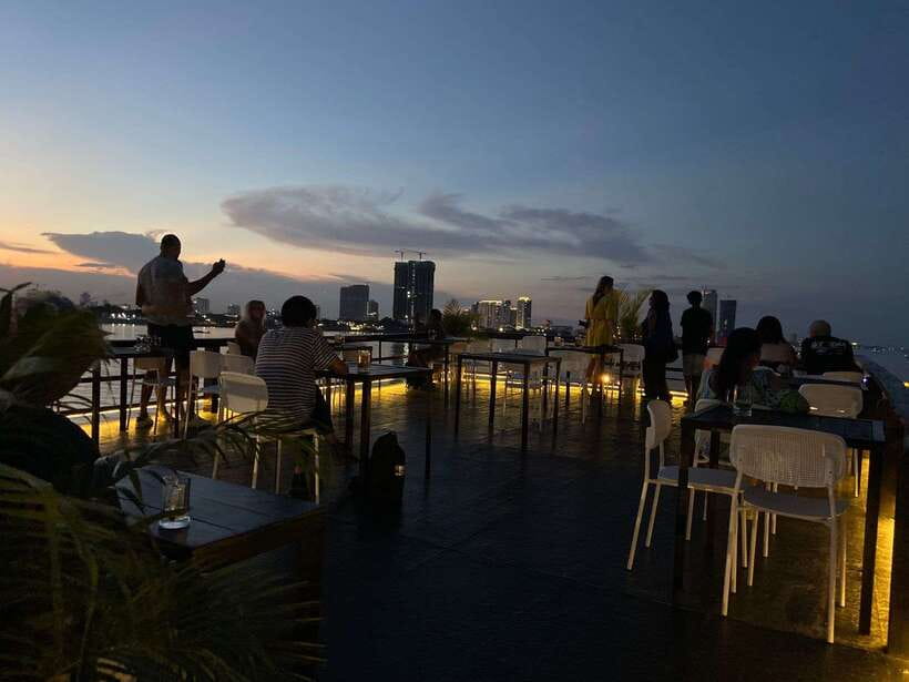 Phnom Penh: Mekong River Sunset Cruise with free flow drink - Beer, soft drinks, and fruit on board