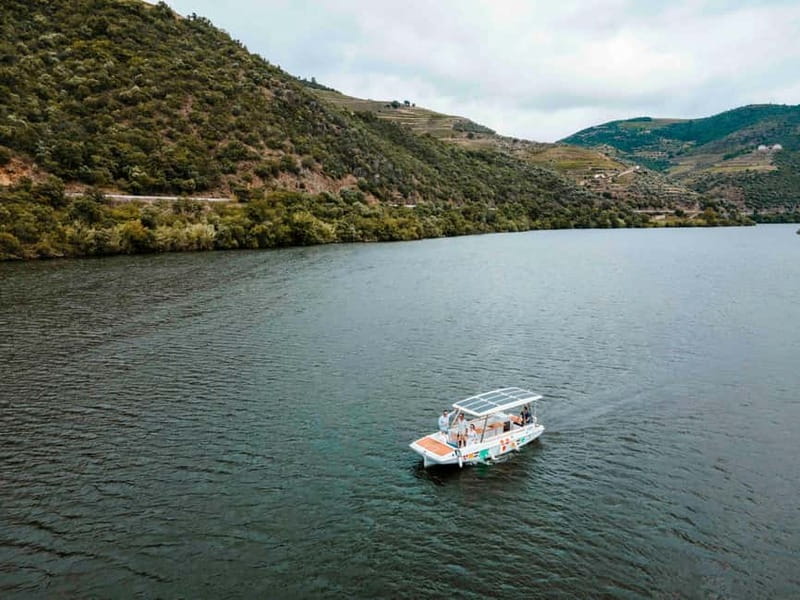Pinhão: Douro River Solar Boat Tour with Wine Tasting - What you learn about the Douro along the way