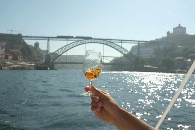 Porto: Douro River Boat Cruise with Port Wine and Snacks - Why Porto looks better from the Douro