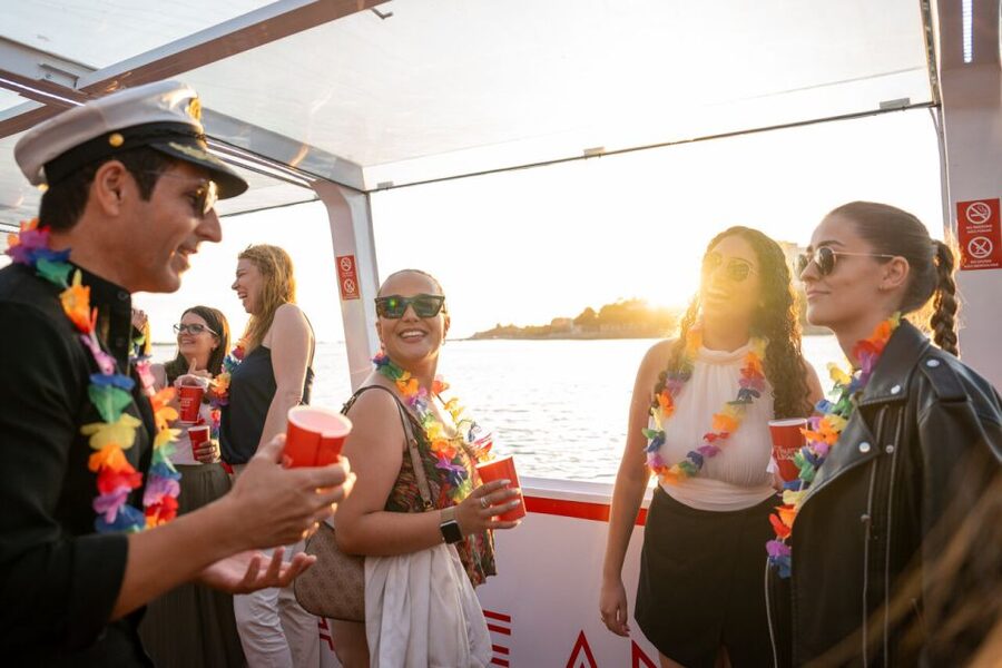Porto: Douro River Party Boat with Sunset Option & 6 Bridges - From Gaia Quay to the Douro