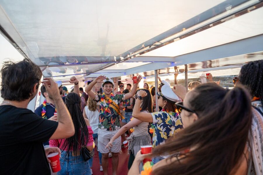 Porto: Douro River Party Boat with Sunset Option & 6 Bridges - Drinks included in the $17 price