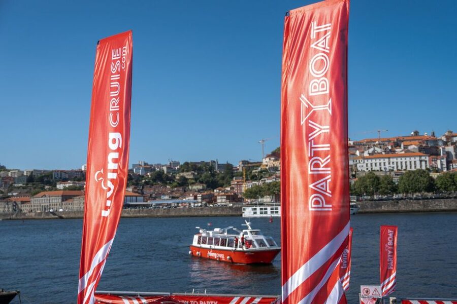Porto: Douro River Party Boat with Sunset Option & 6 Bridges - Why the lack of seats matters