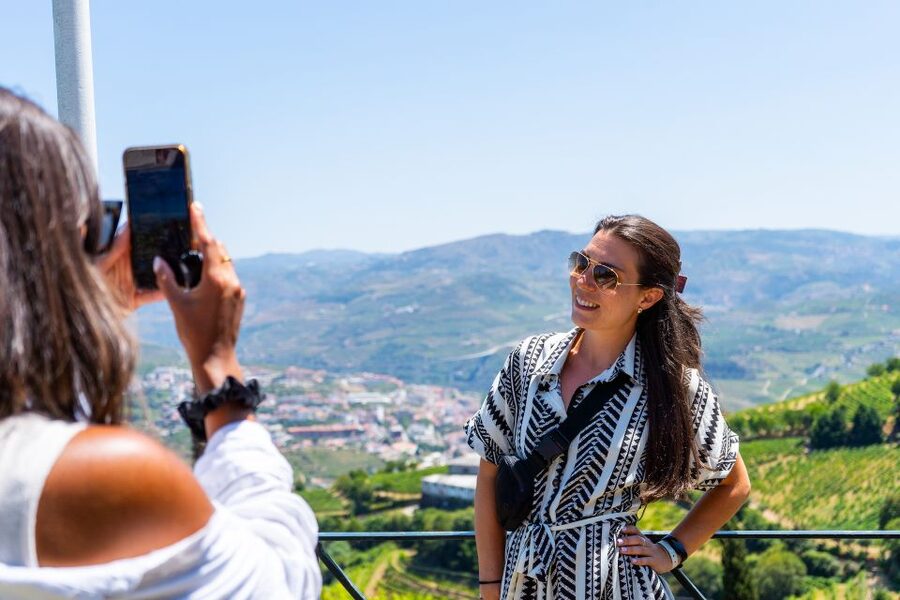 Porto: Douro Valley Tour with Lunch, Boat Cruise & Tastings - Key points at a glance
