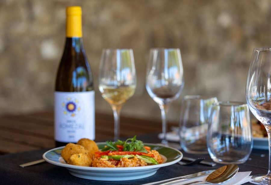 Porto: Douro Valley Tour with Lunch, Boat Cruise & Tastings - The free Porto walk is a useful extra