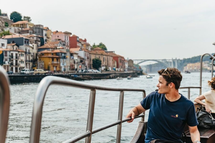 Porto: River Douro 6 Bridges Cruise - Reaching Foz do Douro