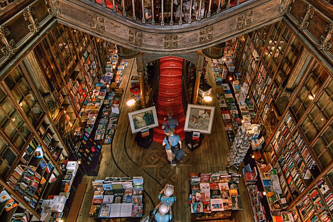 Porto Walking Tour, Lello Bookshop, River Cruise and Cable Car - The guides make the difference