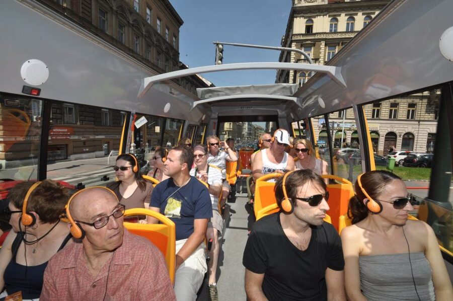 Prague: Big Bus Hop-on Hop-off, Castle Tour and River Cruise - What this Prague sightseeing pass actually gives you
