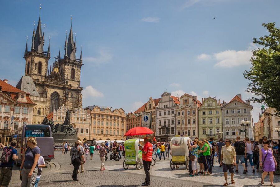 Prague: Big Bus Hop-on Hop-off, Castle Tour and River Cruise - Audio commentary, live help, and the human touch