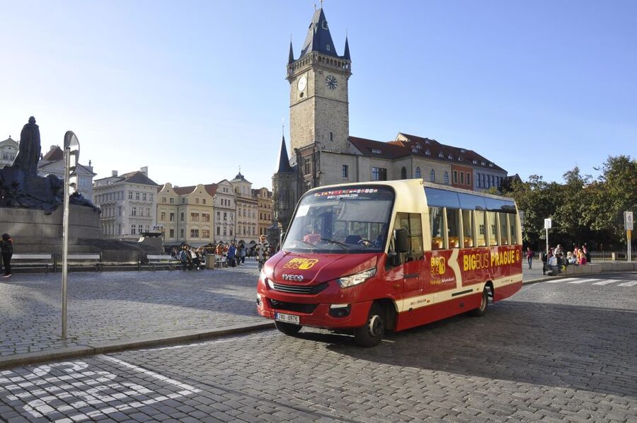 Prague: Big Bus Hop-on Hop-off, Castle Tour and River Cruise - A practical one-day plan