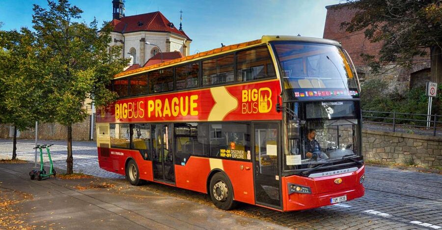 Prague: Big Bus Hop-on Hop-off, Castle Tour and River Cruise - Using the red route for Prague Castle