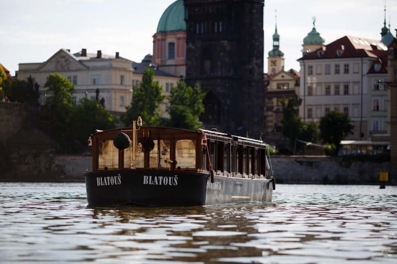 Prague: Canal Cruise Around Charles Bridge - A compact cruise with Prague’s best river views