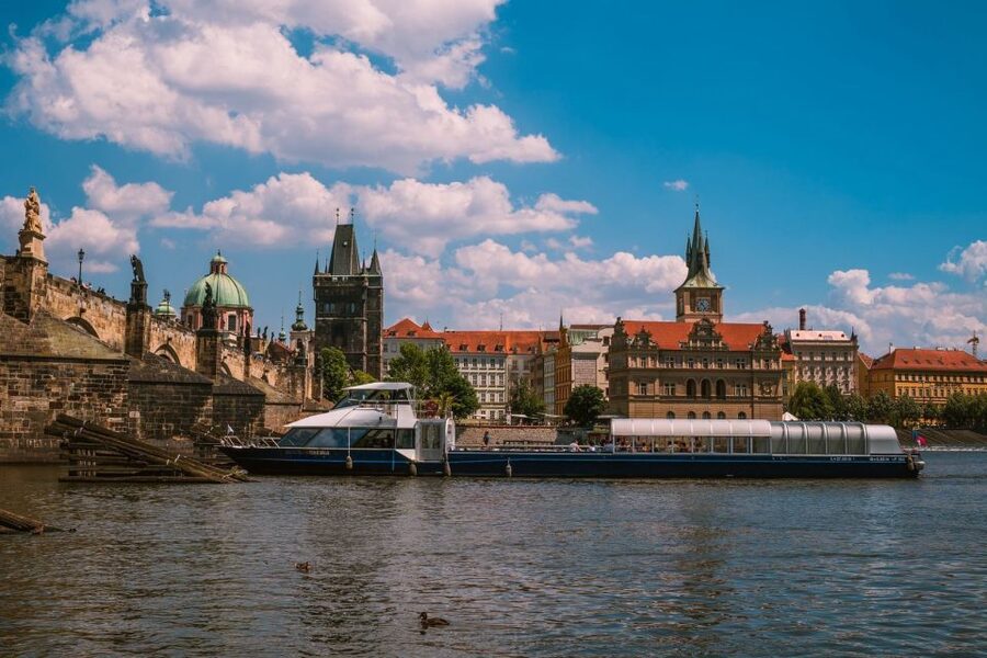Prague: Evening Vltava River Eco Cruise with Prosecco - Prosecco, service, and the onboard atmosphere