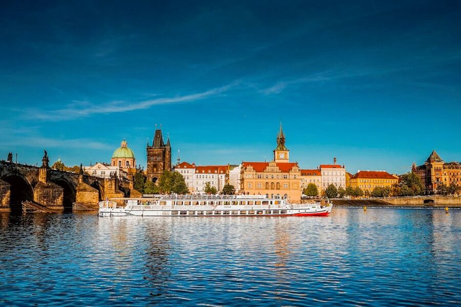Prague: Vltava River Night Cruise with Buffet - What is on the buffet table