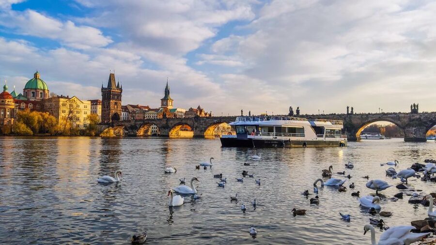Prague: Vltava River Sightseeing Cruise - Key points to know before booking