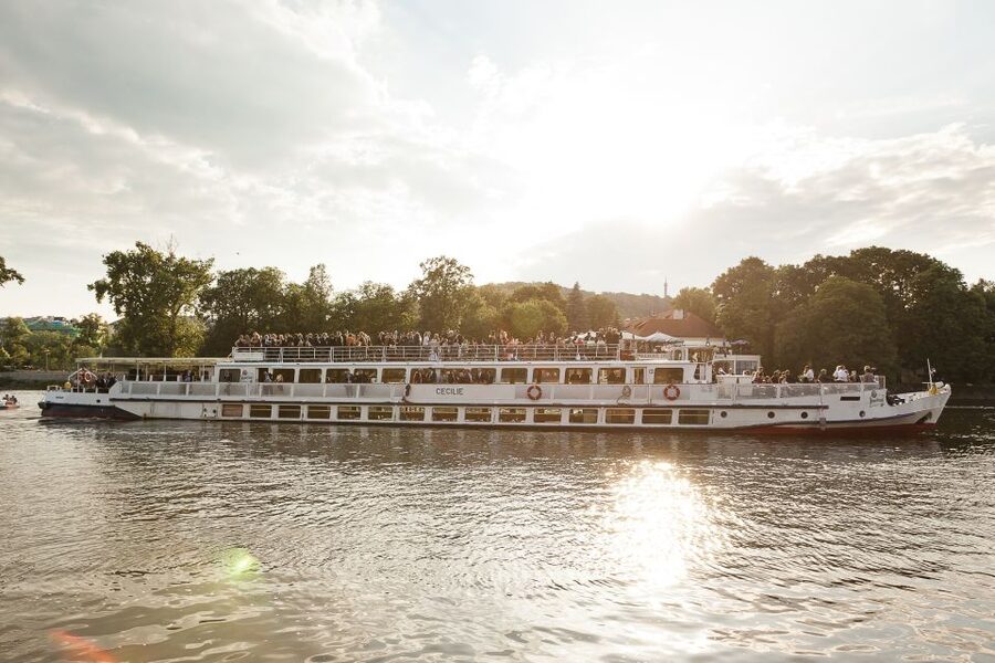 Prague: Vltava River Sightseeing Cruise - Timing the cruise for light and comfort
