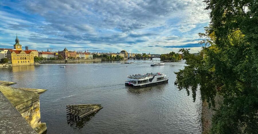 Prague: Vltava River Sightseeing Cruise - What you actually see in 50 minutes