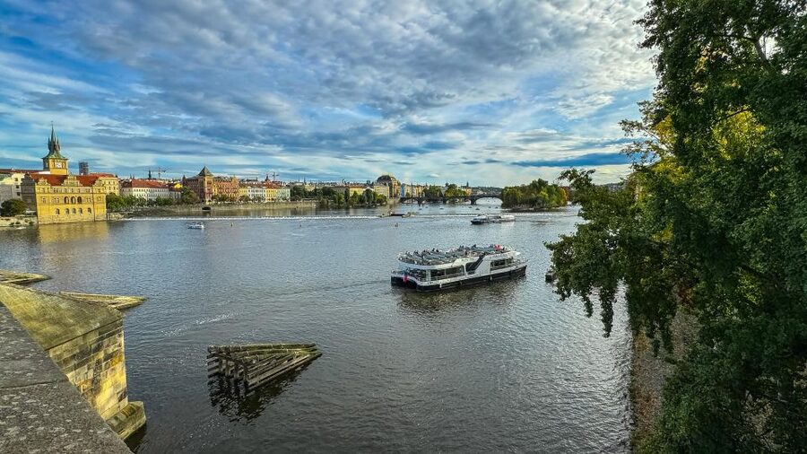 Prague: Vltava River Sightseeing Cruise - Boarding at Pier 3A without the usual confusion