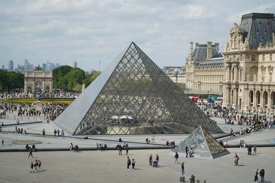 Private 5-Hour Paris Tour with Local Guide + Seine Cruise - What the $283 price really buys