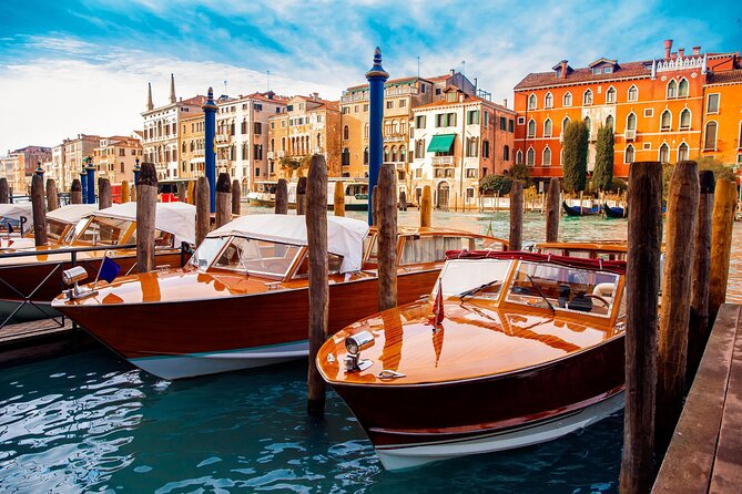 Private Venice Canal Cruise: 2-Hour Grand Canal and Secret Canals - The guides and the value of commentary