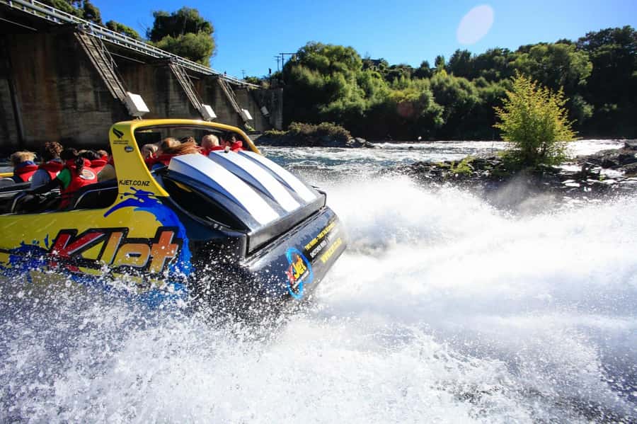 Queenstown: Shotover River and Kawarau River Jet Boat Ride - What the pilot adds to the hour