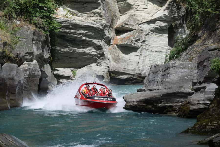 Queenstown: Shotover River Extreme Jet Boat Experience - Getting ready for a fast, cold 25 minutes