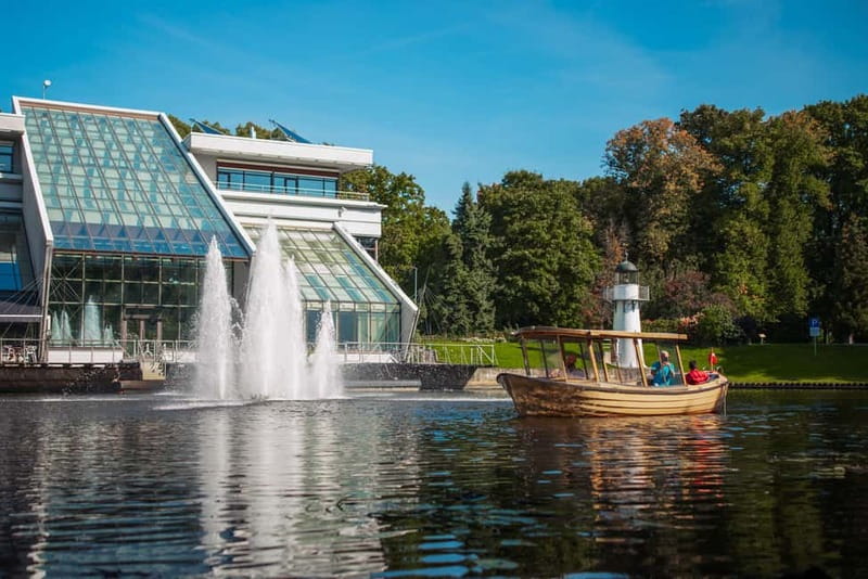 Riga: Canal Boat Sightseeing Tour With Audio guide - Starting beside Kronvalda Park