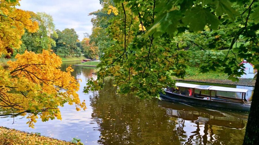 Riga: Canal Boat Tour with Drink & Old Town Audio Tour - Riga Canal: parks, bridges, and a slower city view