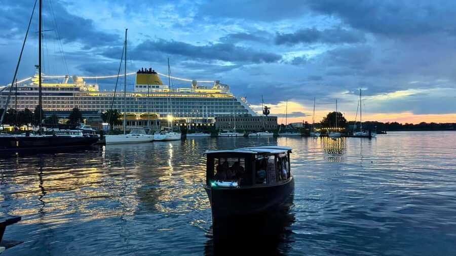 Riga: Canal Boat Tour with Drink & Old Town Audio Tour - The Old Riga audio walk on your phone