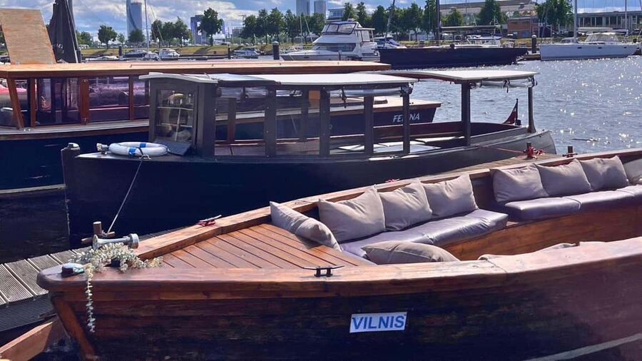 Riga: Canal Boat Tour with Welcome Drink & Audio Guide - Key points to know before you go