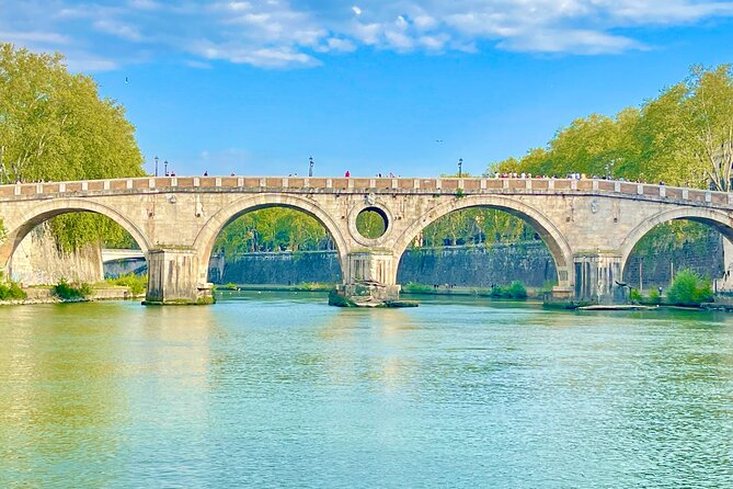 Rome Tiber River Ride and Top Food Tasting with Wine Pairing - The boat’s limits and the communication problem