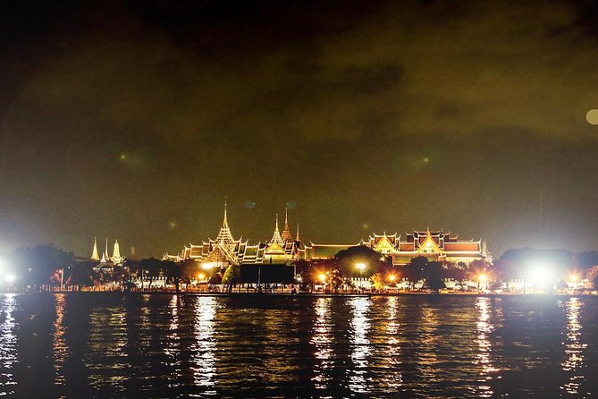 Saffron Luxury Dinner Cruise: A Journey on the River of Kings - Wat Arun after dark