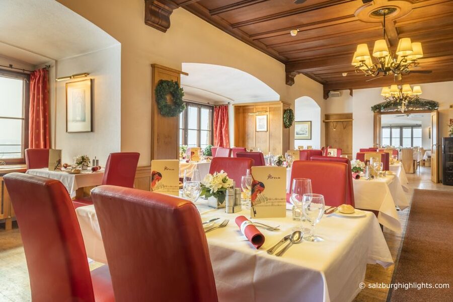 Salzburg: River Cruise, Dinner & Fortress Concert - Dinner at the Panorama Restaurant