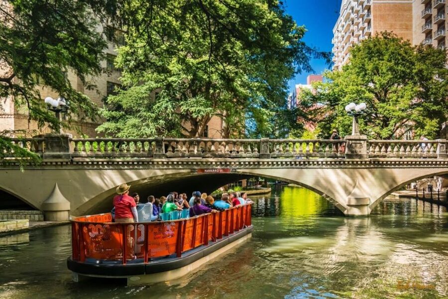 San Antonio Premium City Tour with Alamo & River Walk Cruise - The drive to Mission San José in a Mercedes van